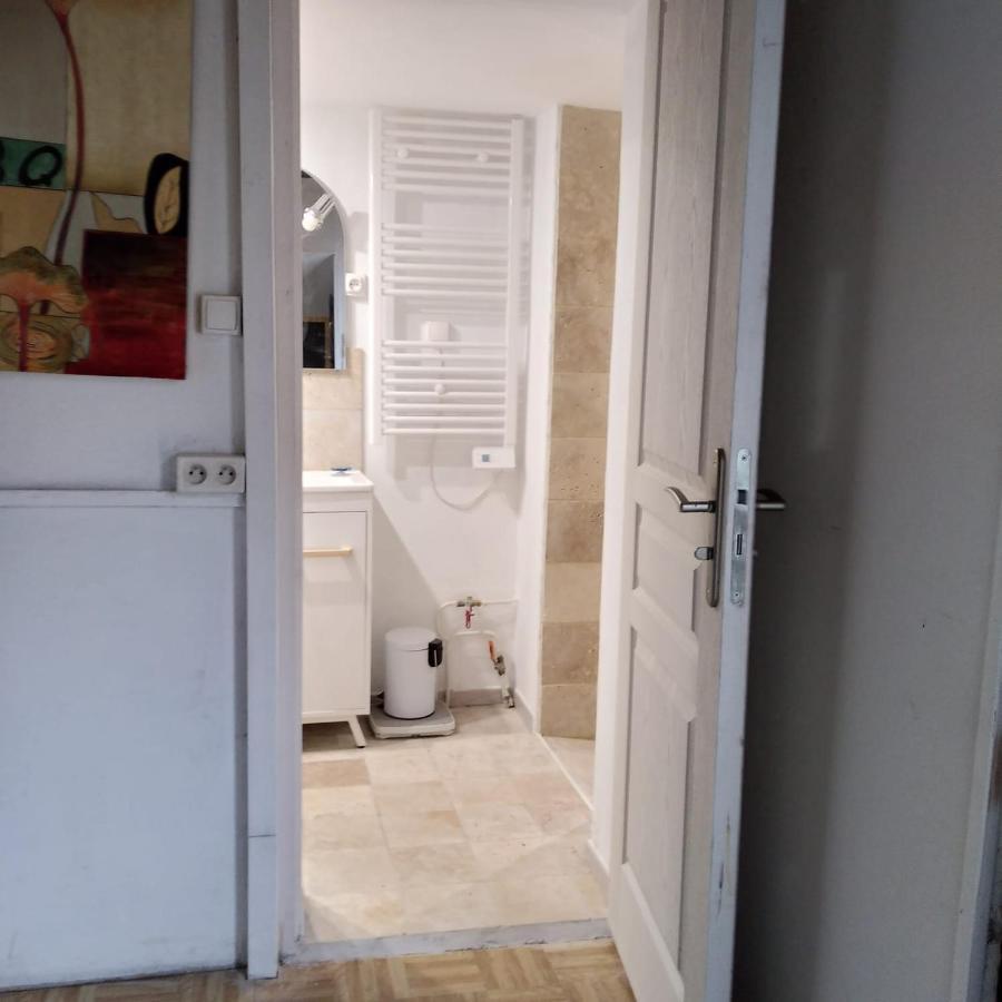 Maisonnette De Charme Climatisee La Machine Esterno foto