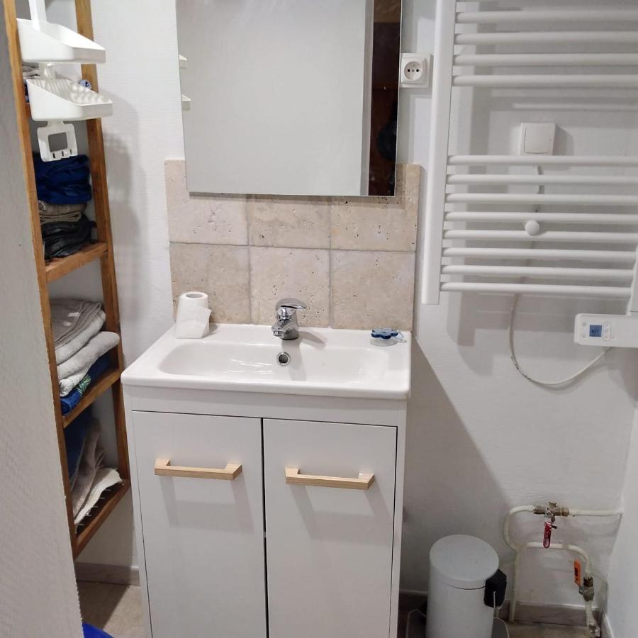 Maisonnette De Charme Climatisee La Machine Esterno foto